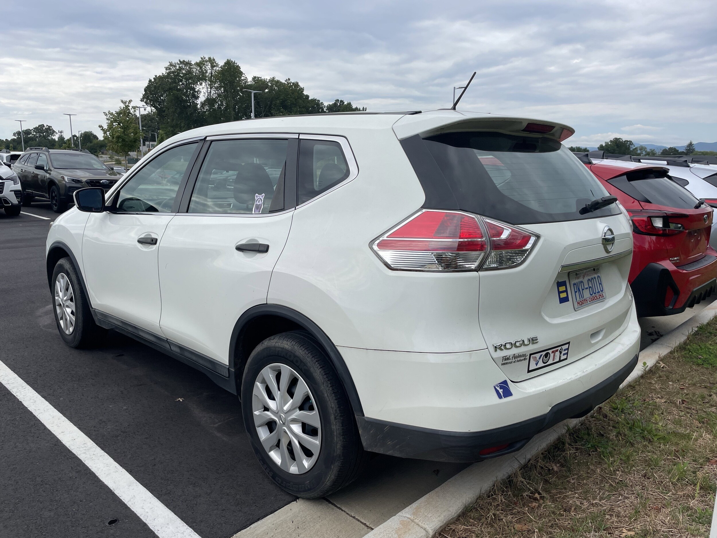 2016 Nissan Rogue S photo 4