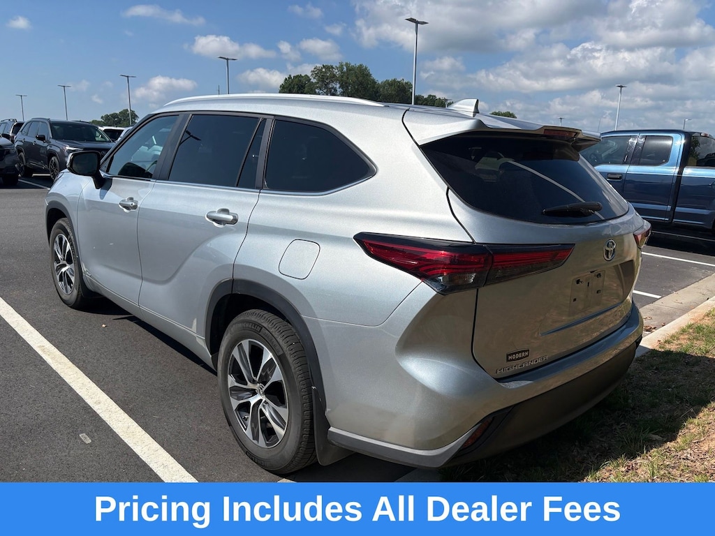 Used 2023 Toyota Highlander Hybrid XLE SUV