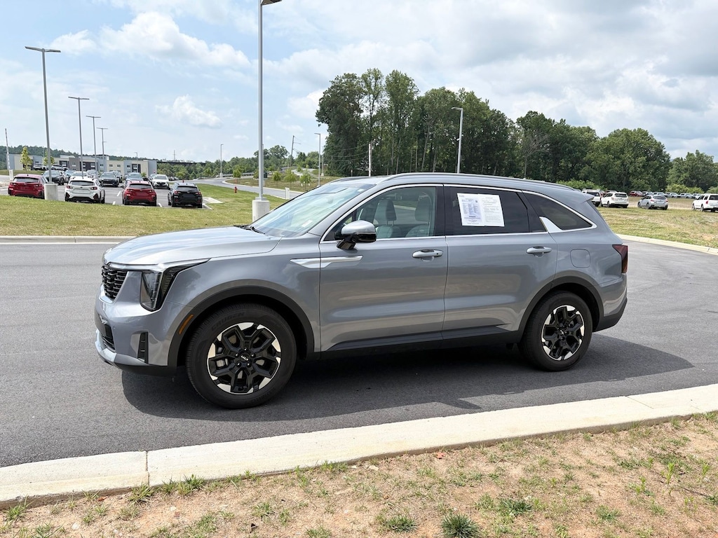 Used 2025 Kia Sorento S SUV