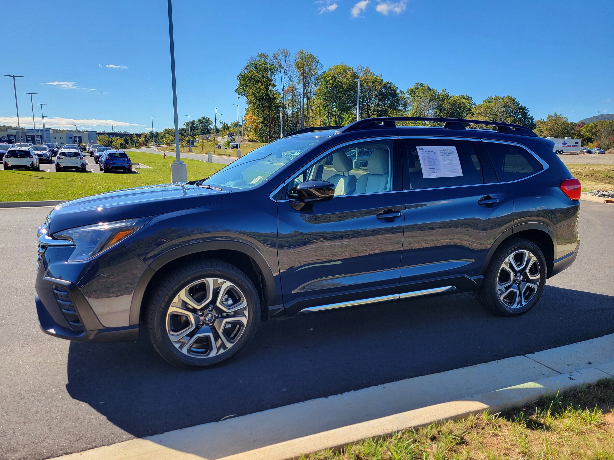 2024 Subaru Ascent Limited photo 3