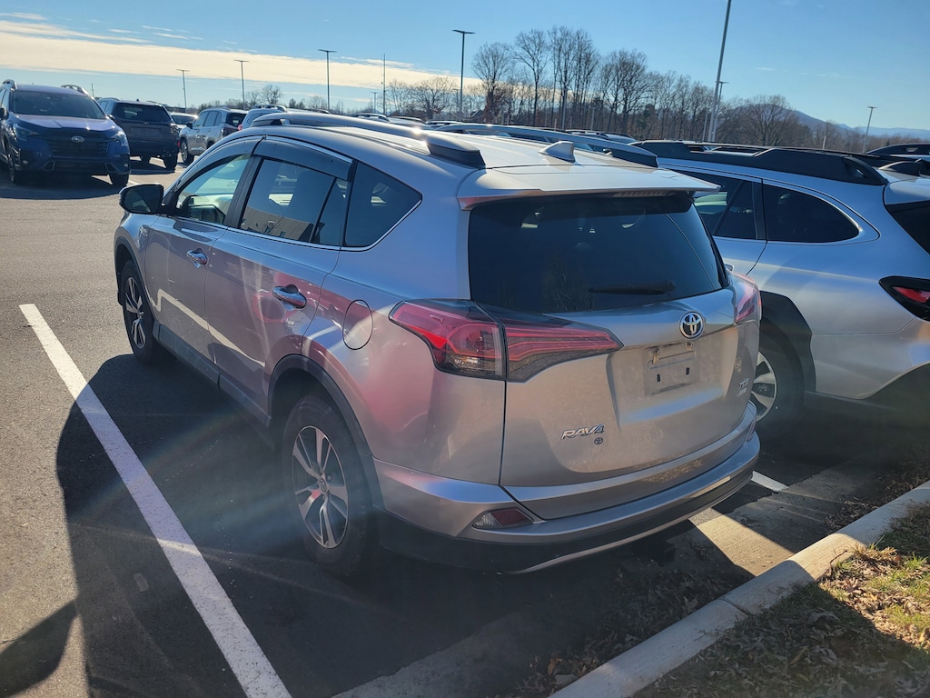 Used 2018 Toyota RAV4 XLE XLE AWD