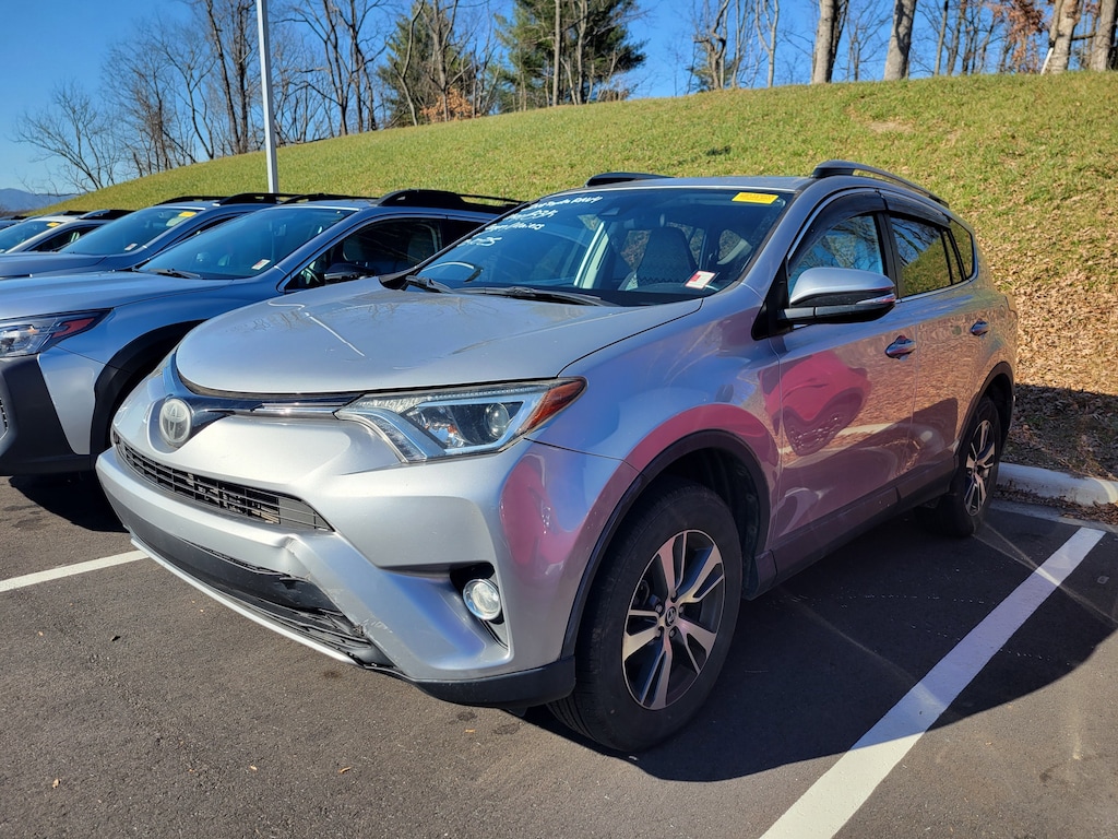 Used 2018 Toyota RAV4 XLE XLE AWD