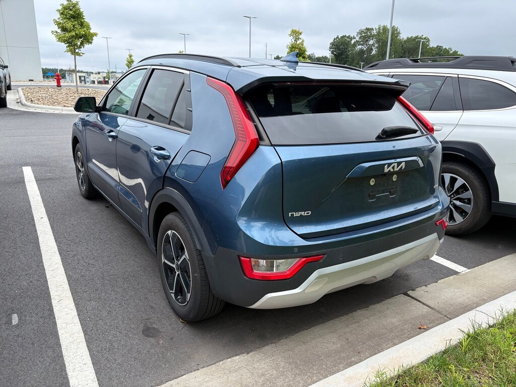 Used 2025 Kia Niro EX SUV