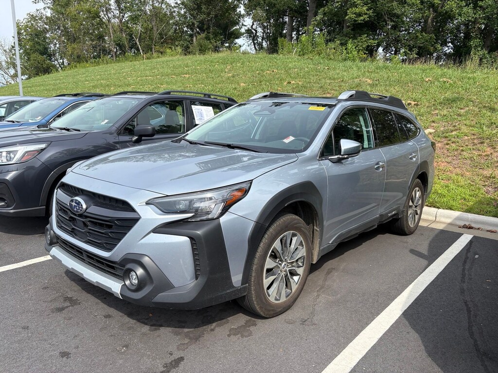 Used 2025 Subaru Outback Touring SUV