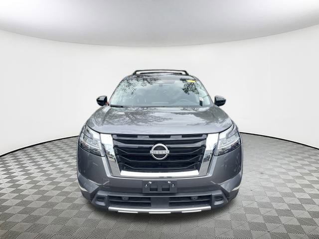 2023 Nissan Pathfinder SL photo 2