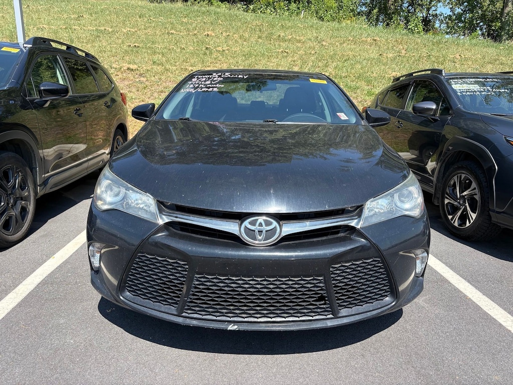 Used 2015 Toyota Camry SE Sedan