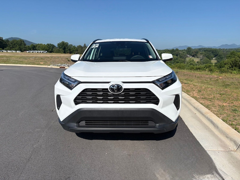 Used 2022 Toyota RAV4 XLE SUV