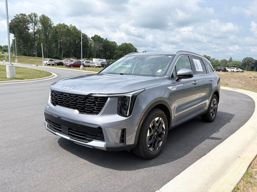 Used 2025 Kia Sorento S SUV