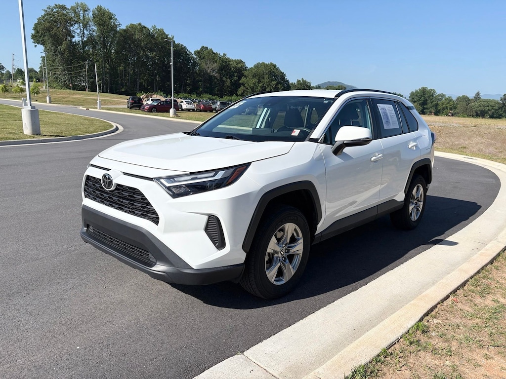 Used 2022 Toyota RAV4 XLE SUV