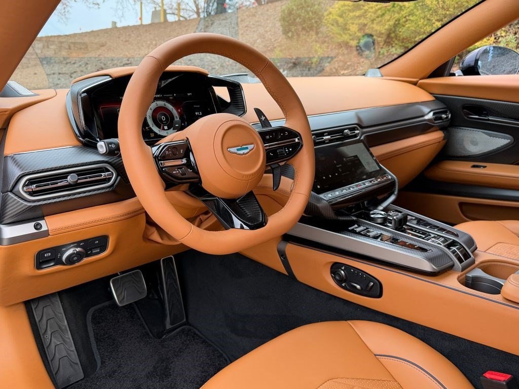 Aston Martin Vanquish Volante