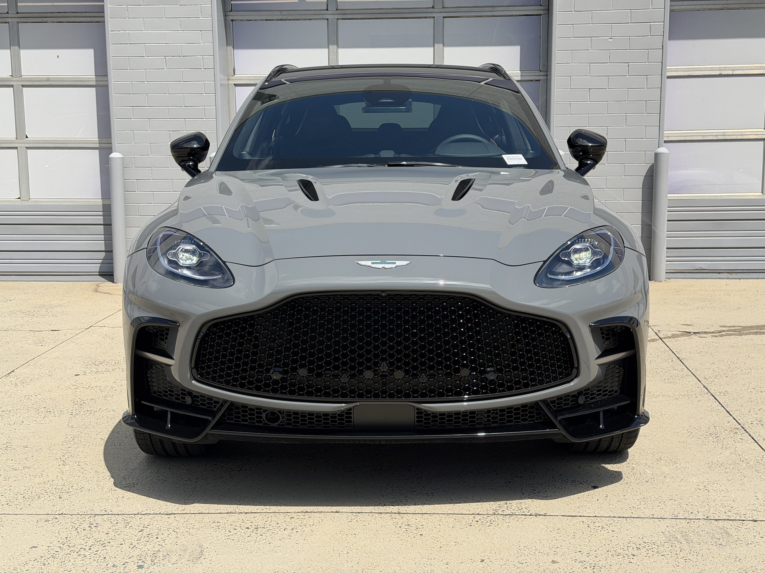 Aston Martin DBX S