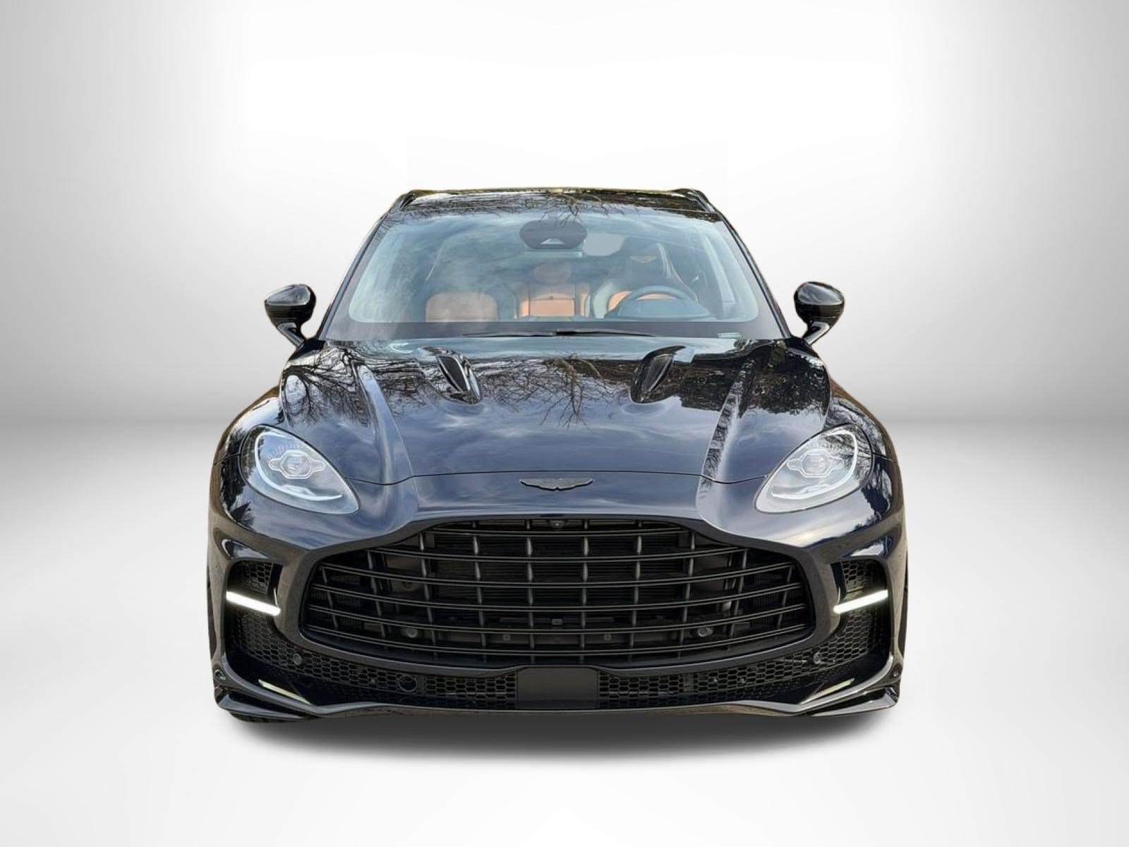 Aston Martin DBX 707