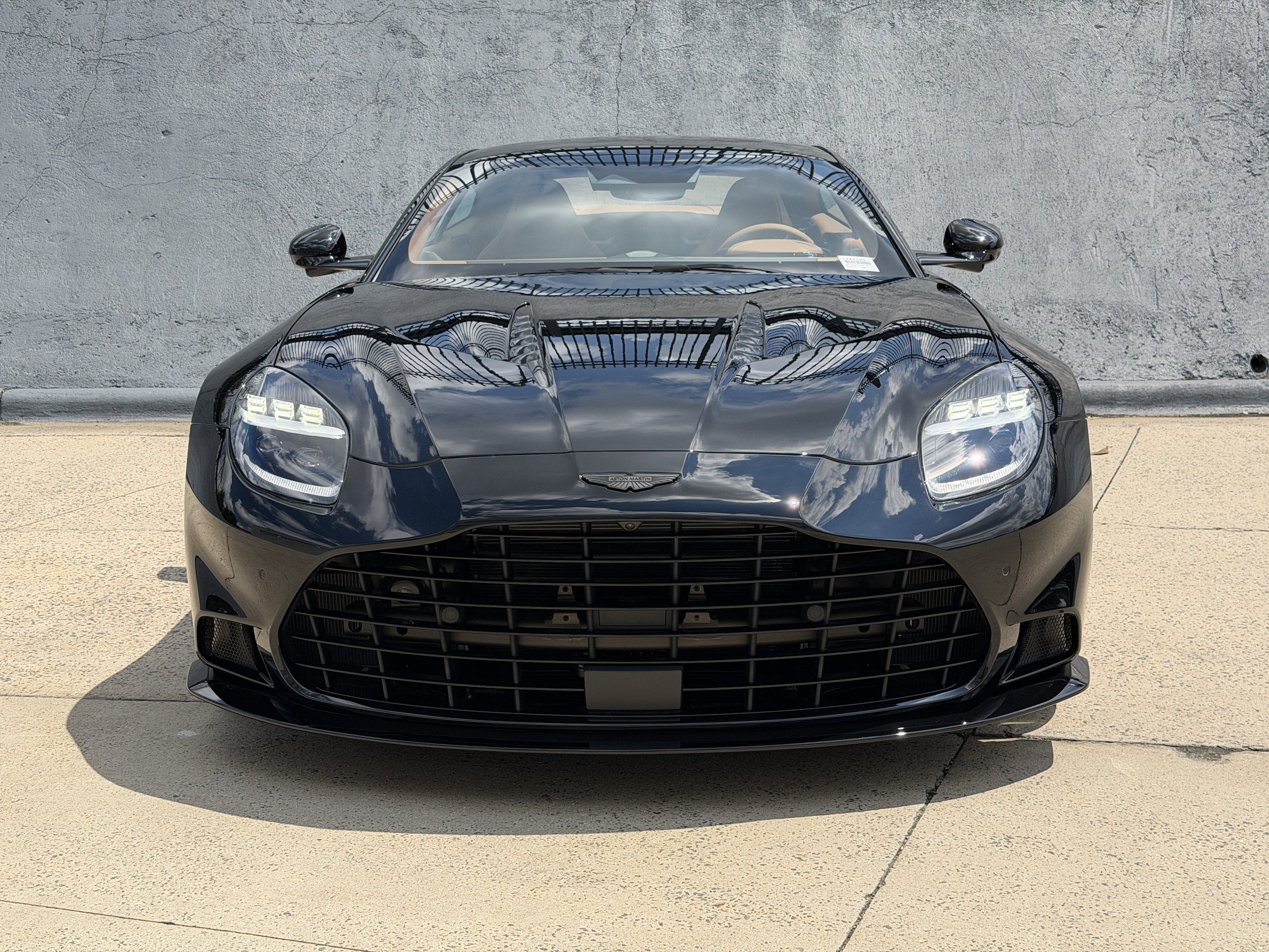 Aston Martin Vanquish V12