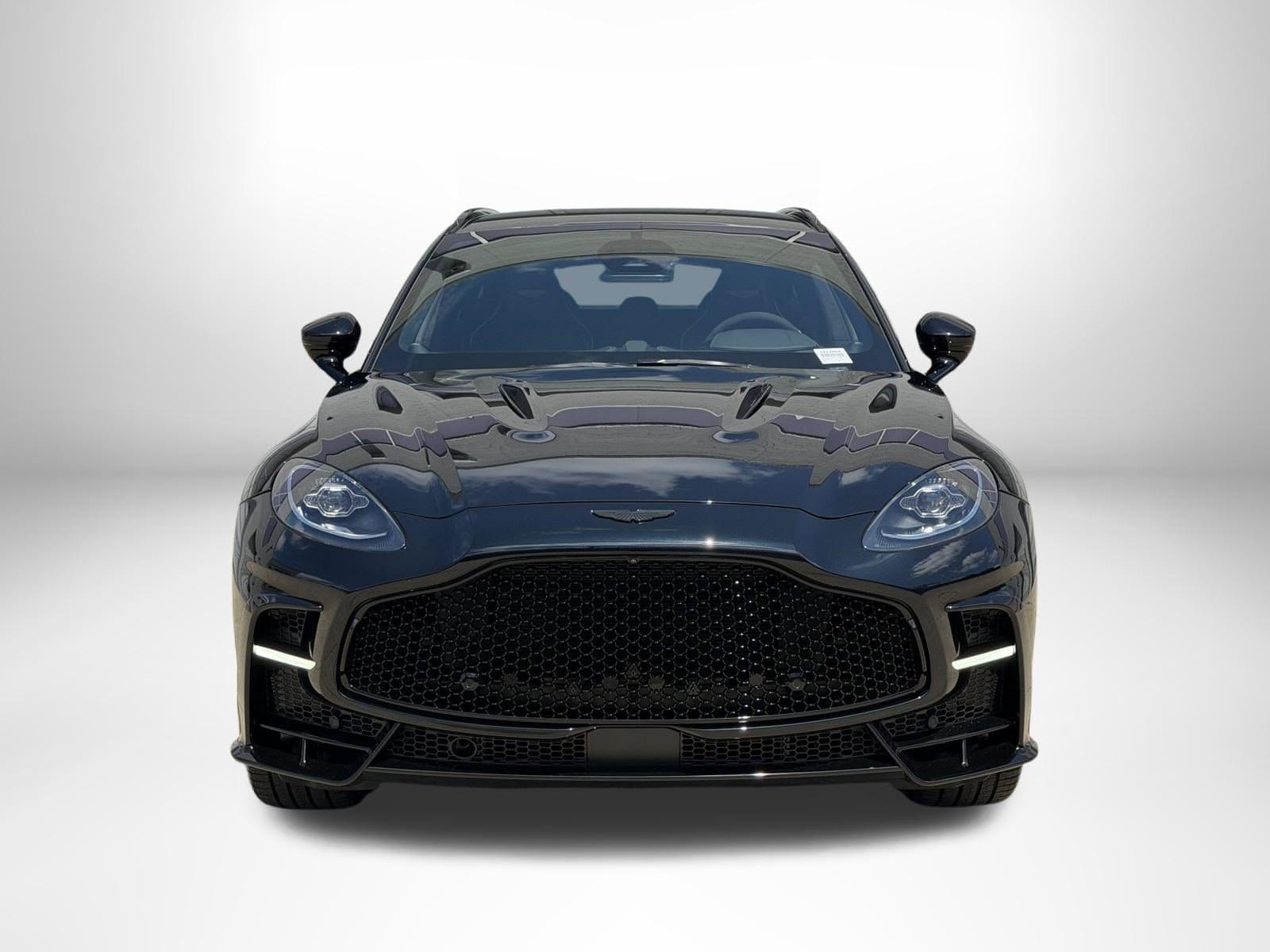 Aston Martin DBX S