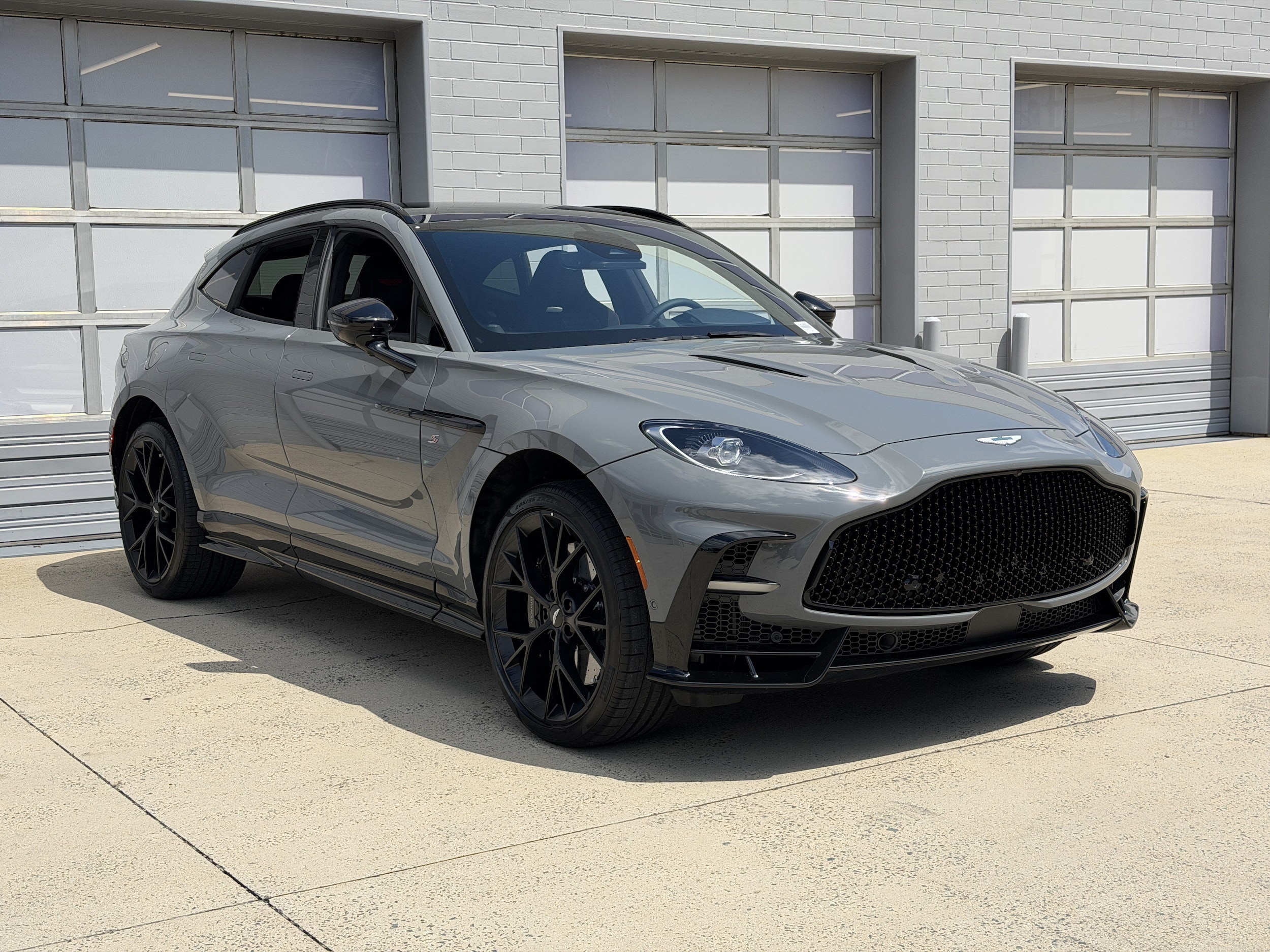 Aston Martin DBX S