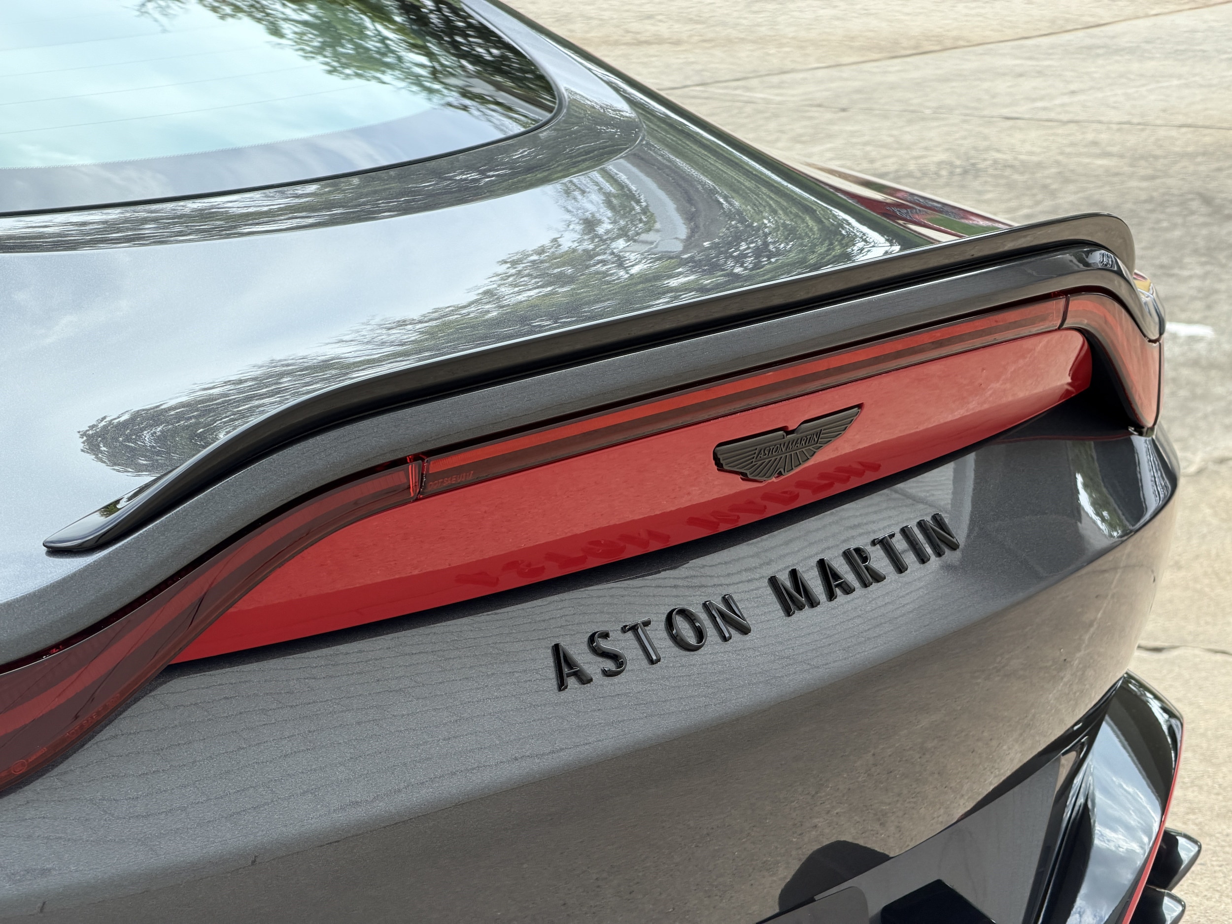 Aston Martin Vantage S