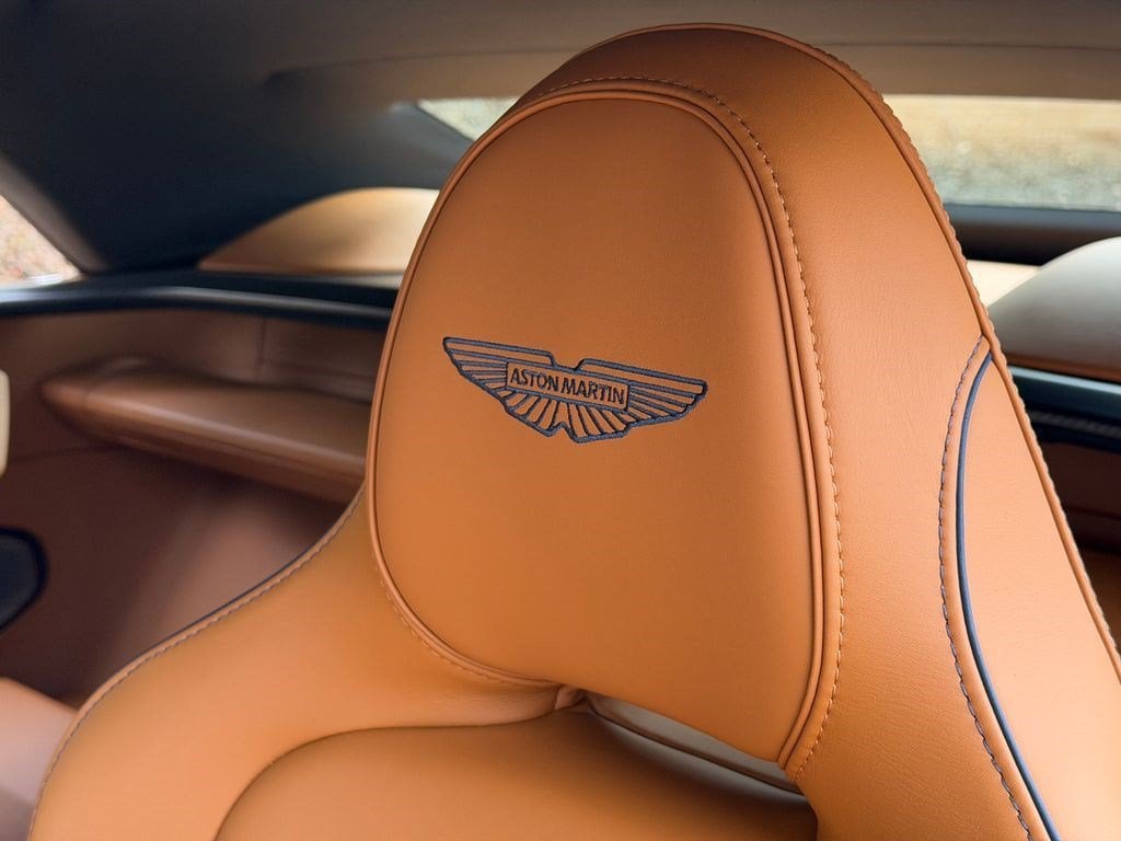 Aston Martin Vanquish Volante