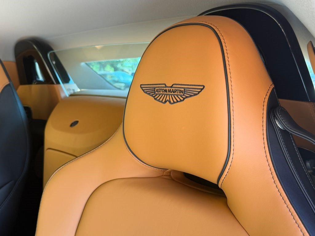 Aston Martin Vantage Roadster