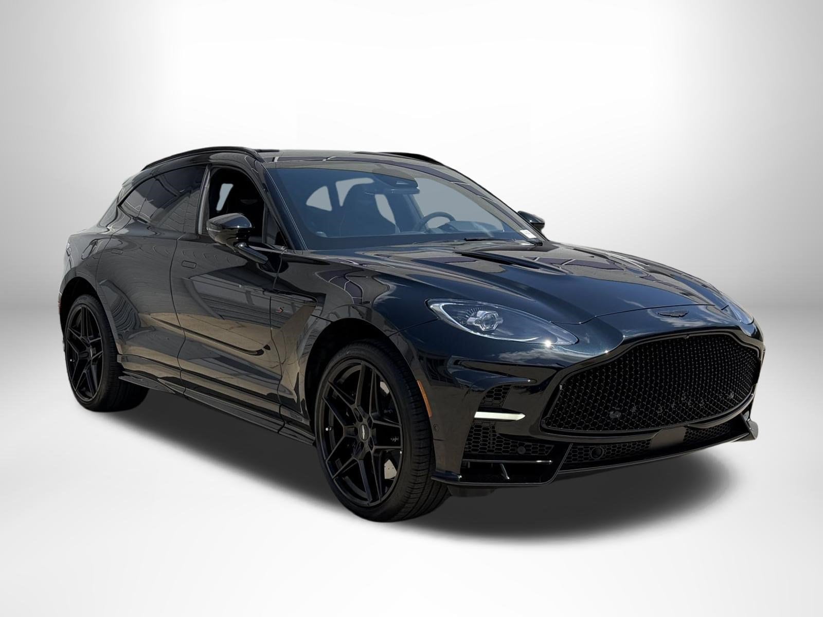 Aston Martin DBX S