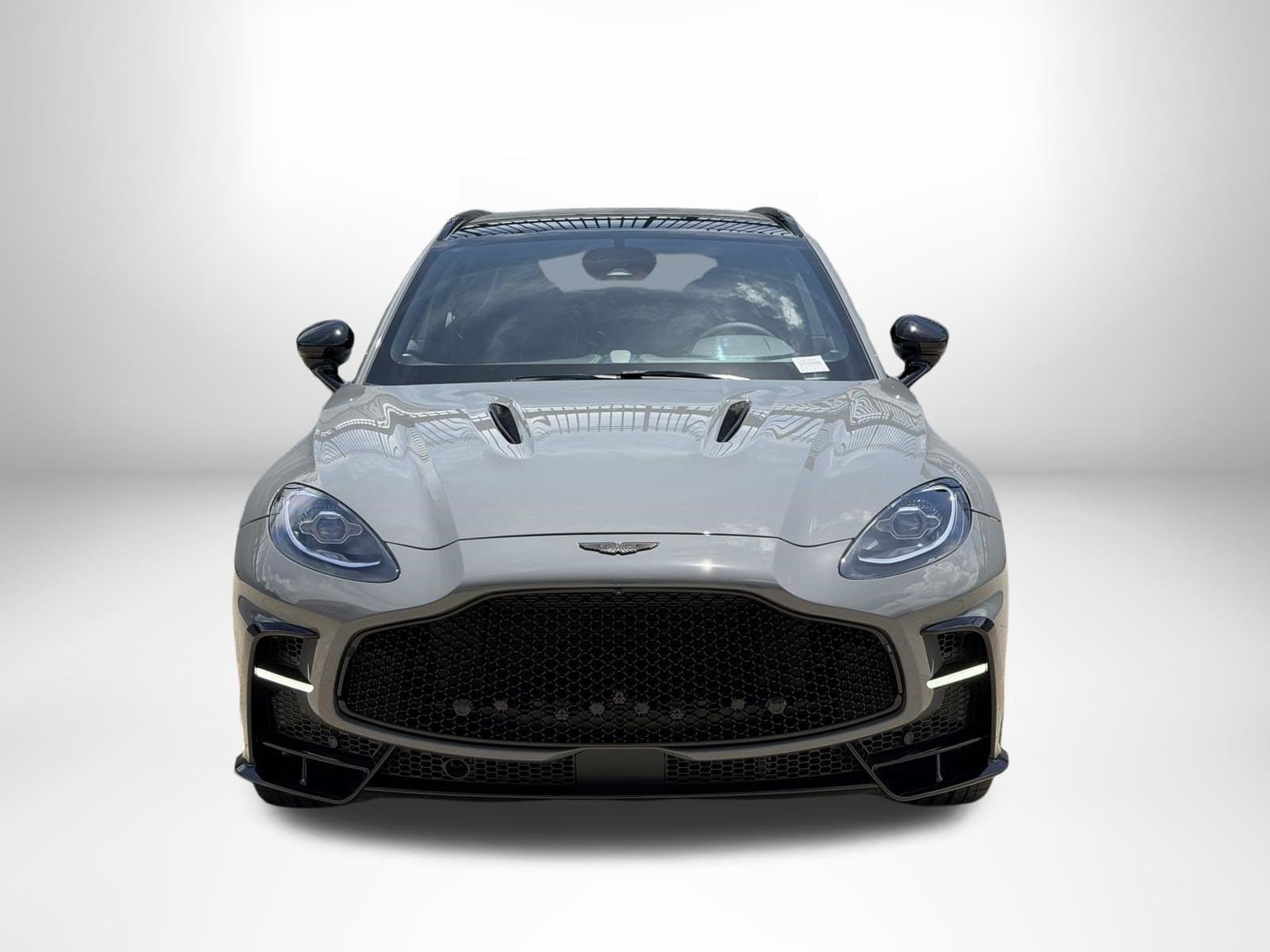 Aston Martin DBX S