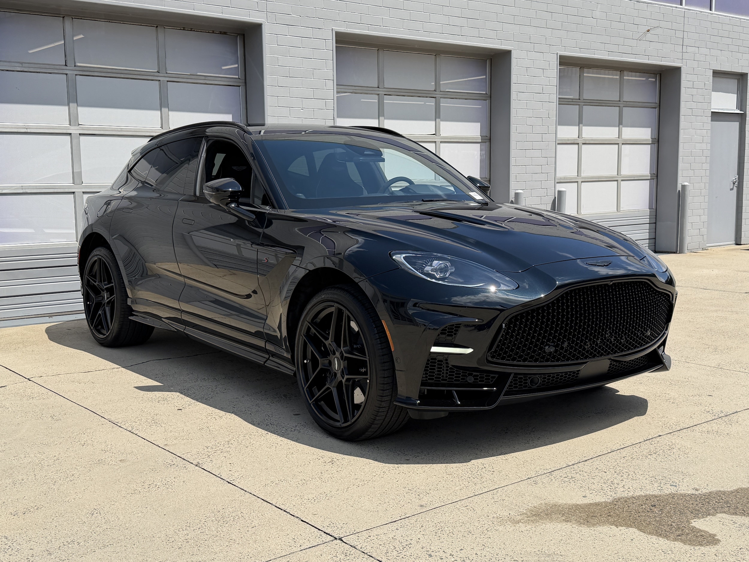 Aston Martin DBX S
