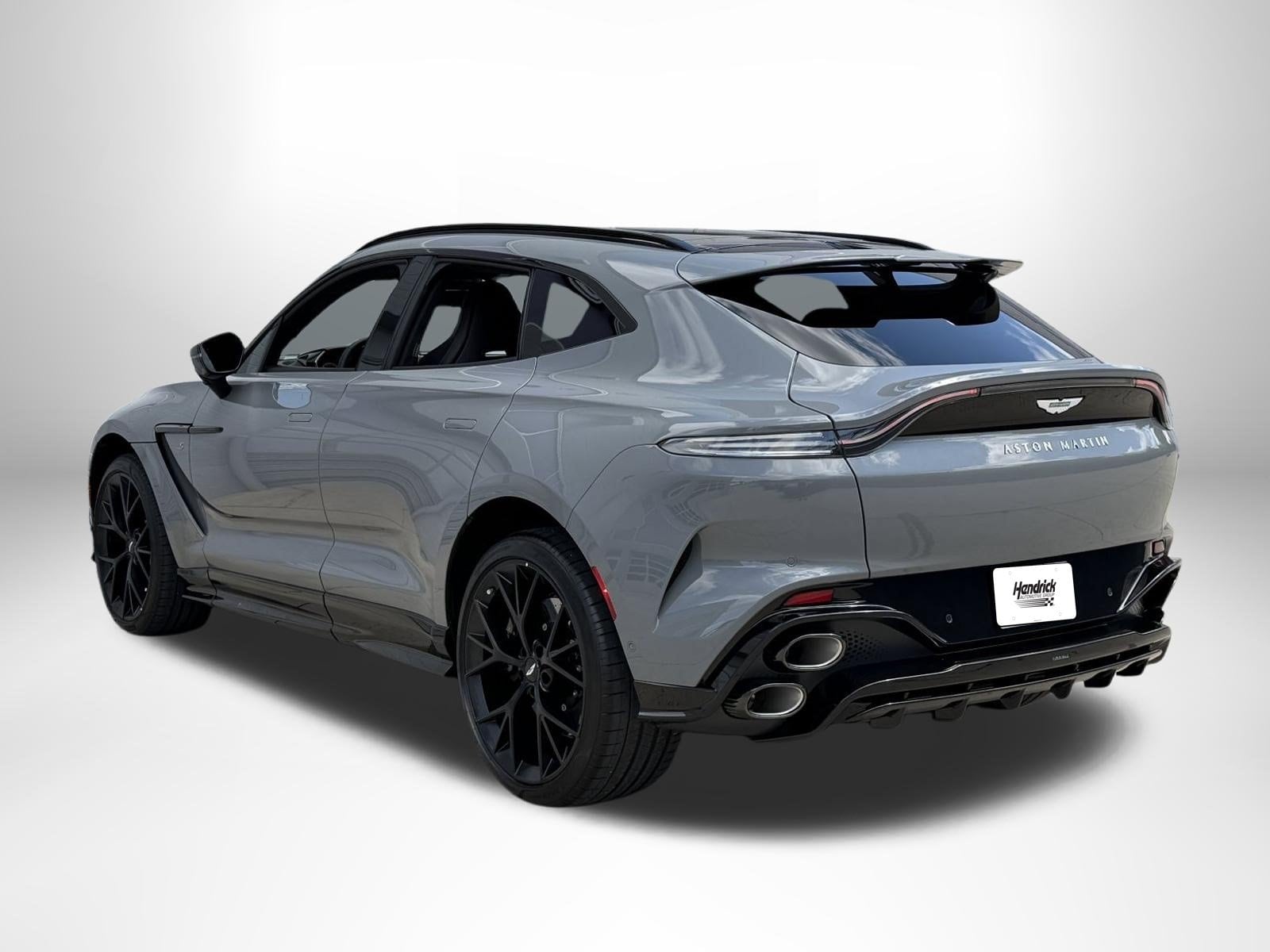 Aston Martin DBX S