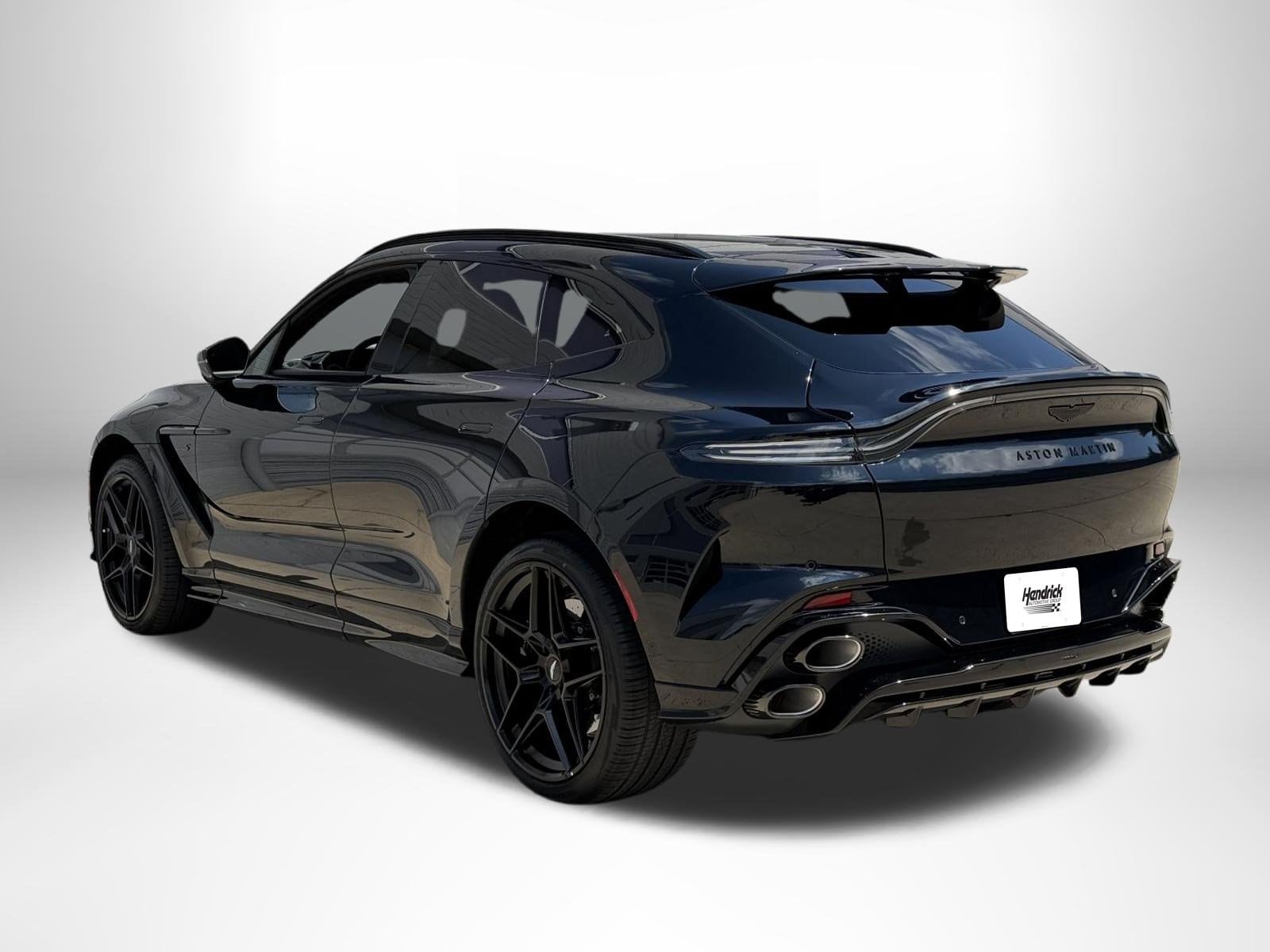 Aston Martin DBX S