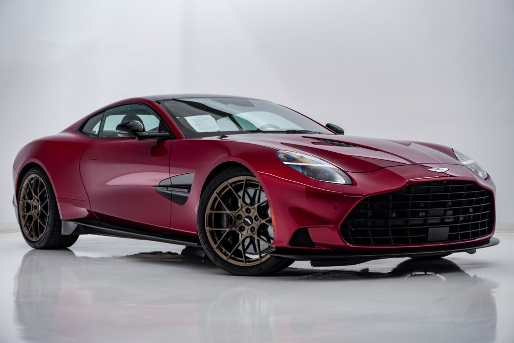 2025 Aston Martin Vanquish Coupe's photo