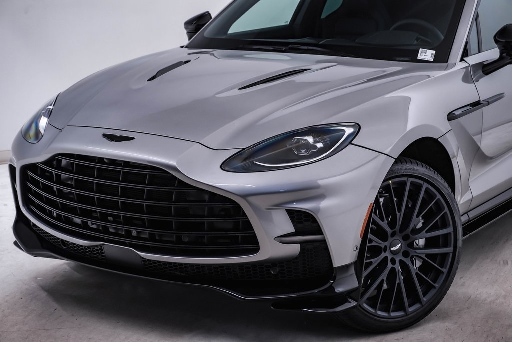 2025 Aston Martin DBX AM8 DBX707 photo 4