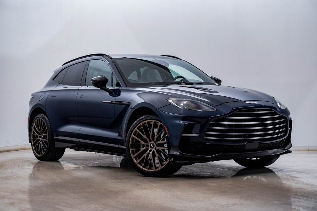 2025 Aston Martin DBX 707's photo