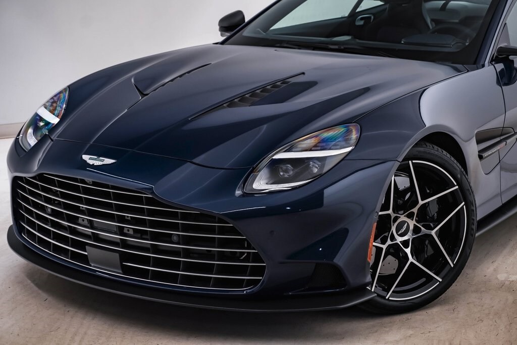 2025 Aston Martin Vanquish AM7 photo 4