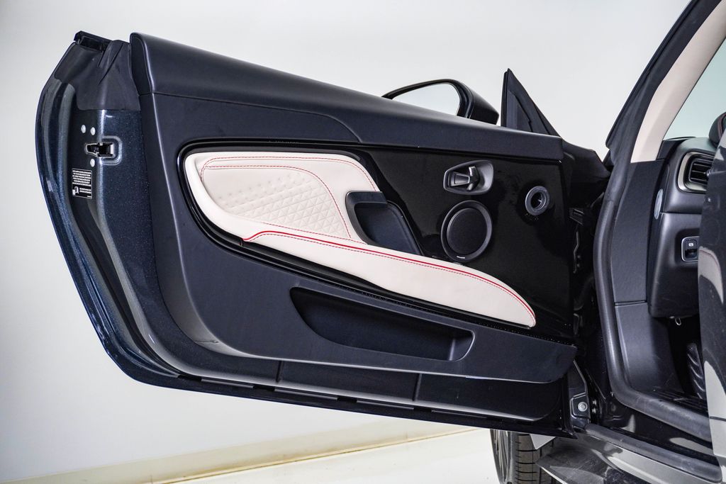 2022 Aston Martin DBS Base - Photo 33