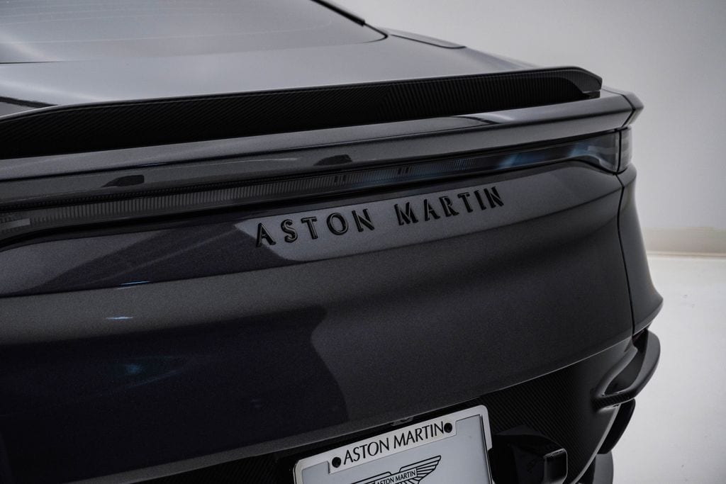 2022 Aston Martin DBS Base - Photo 12