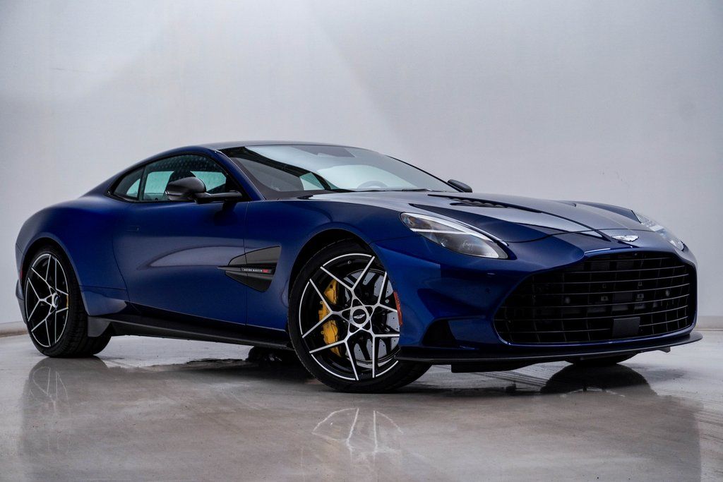 2025 Aston Martin Vanquish Coupe's photo