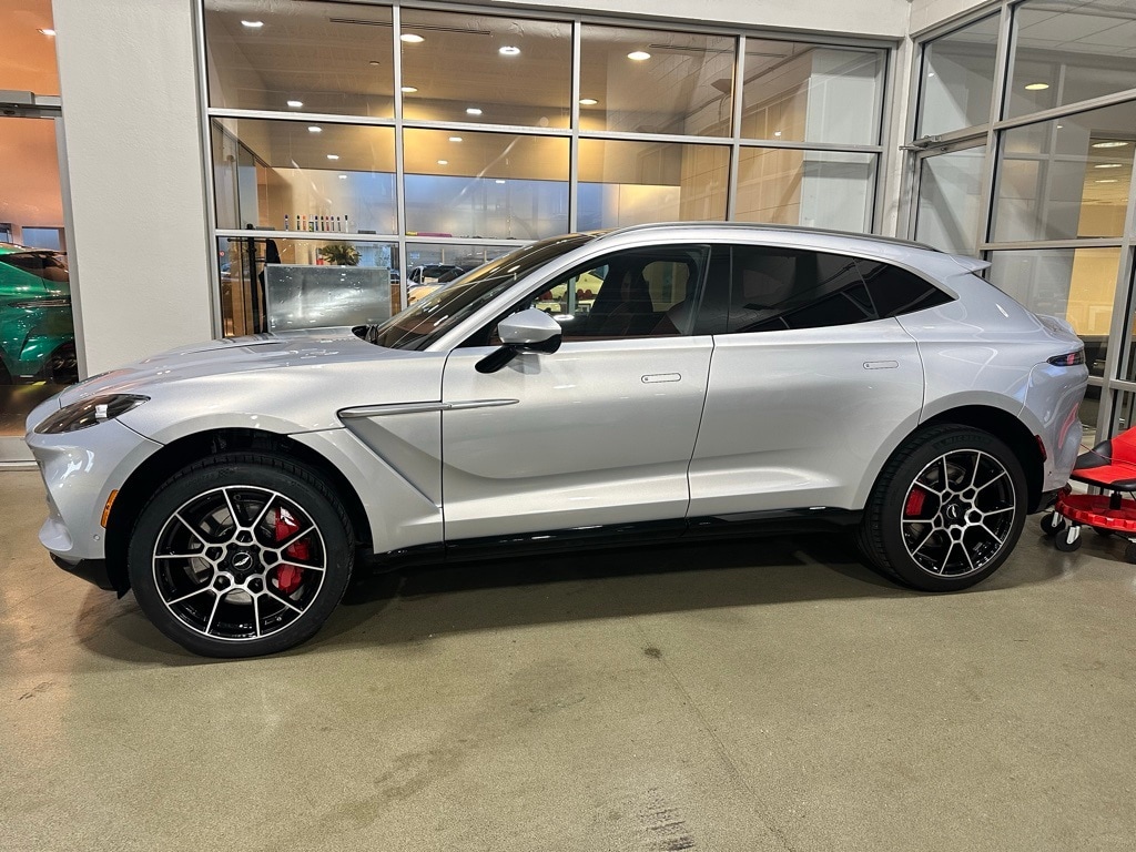 2021 Aston Martin DBX Base