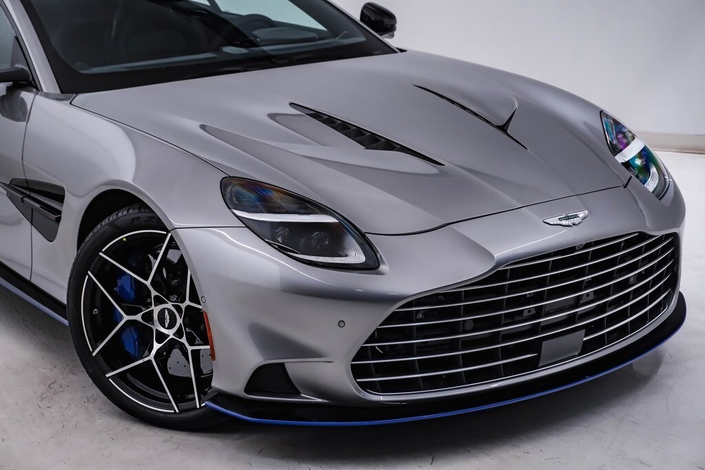 2025 Aston Martin Vanquish AM7 photo 4