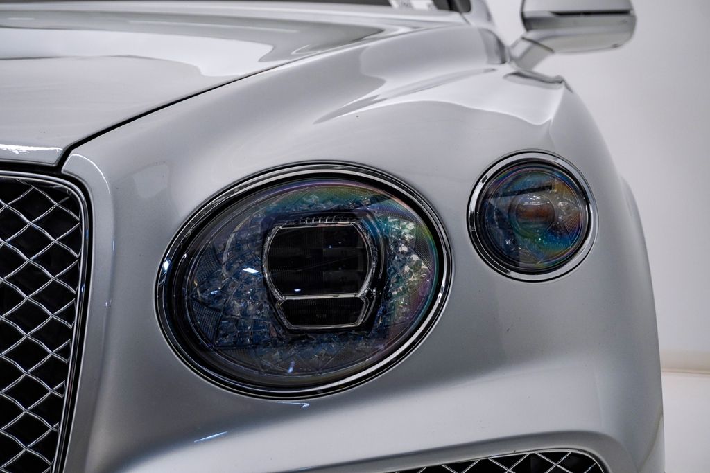 2022 Bentley Bentayga - Photo 7