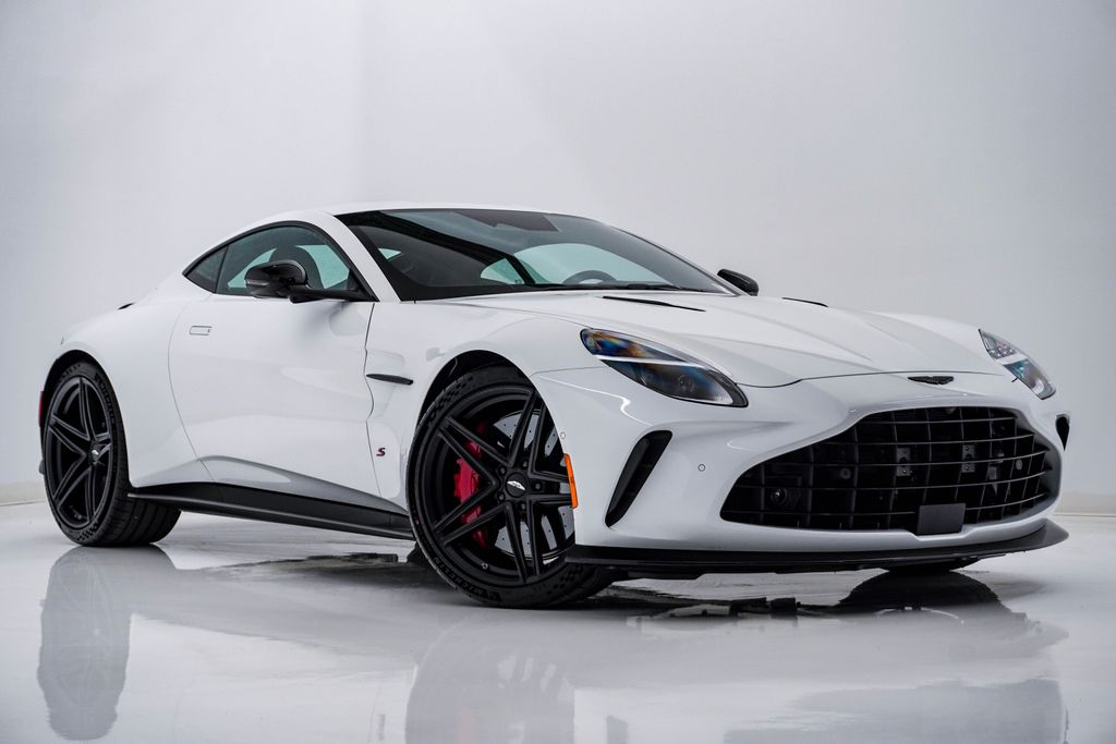 2026 Aston Martin Vantage 4.0 V8's photo