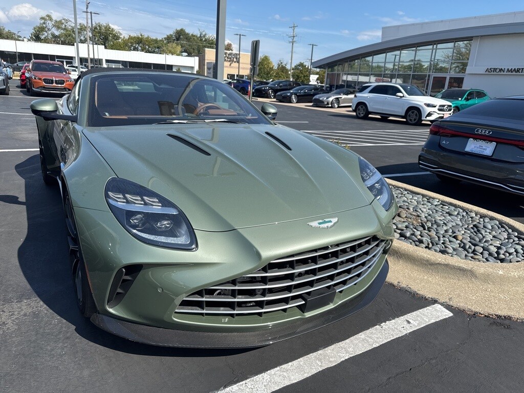 2026 Aston Martin Vantage Roadster photo 2