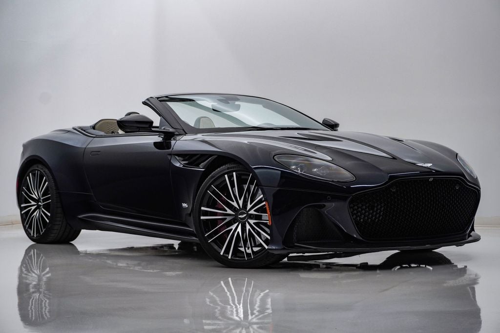 2022 Aston Martin DBS 5.2 Volante V12's photo