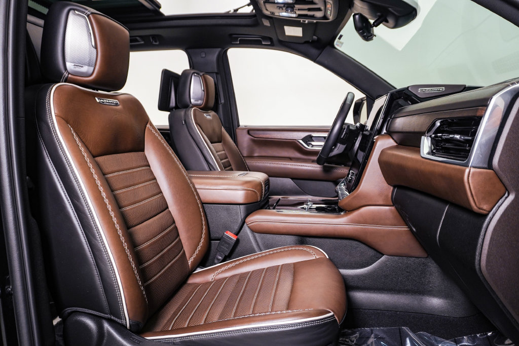 2025 GMC Yukon XL Denali Ultimate - Photo 16