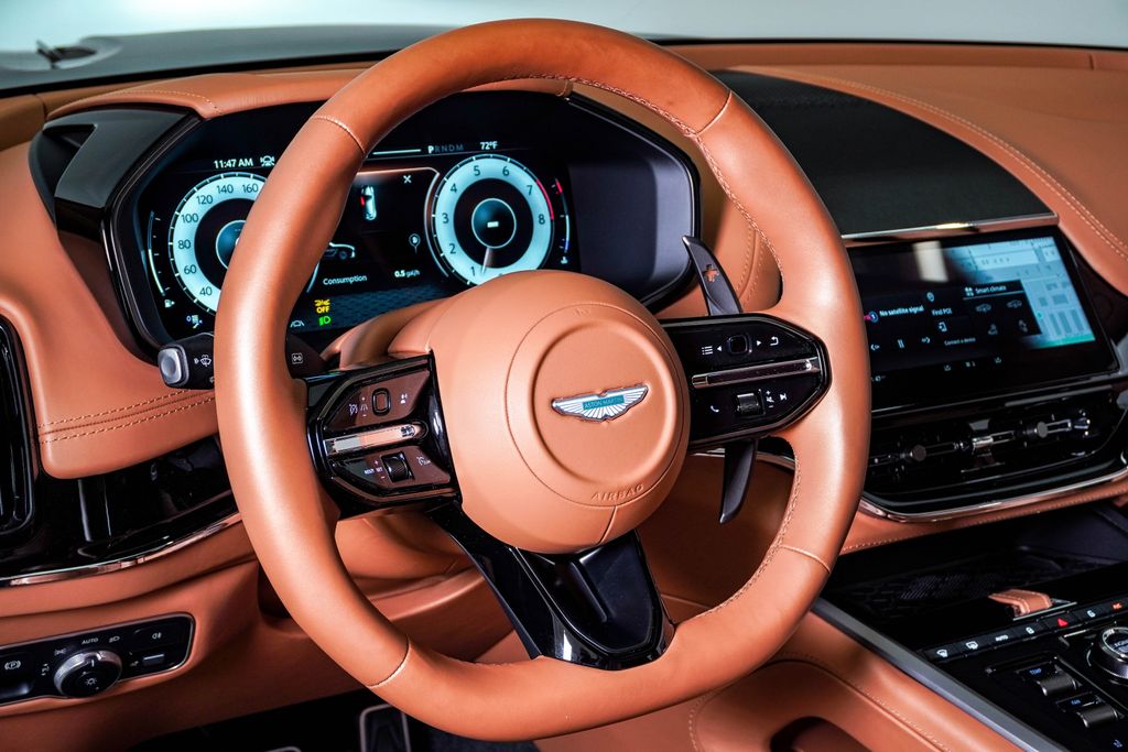 2025 Aston Martin DBX 707 - Photo 24