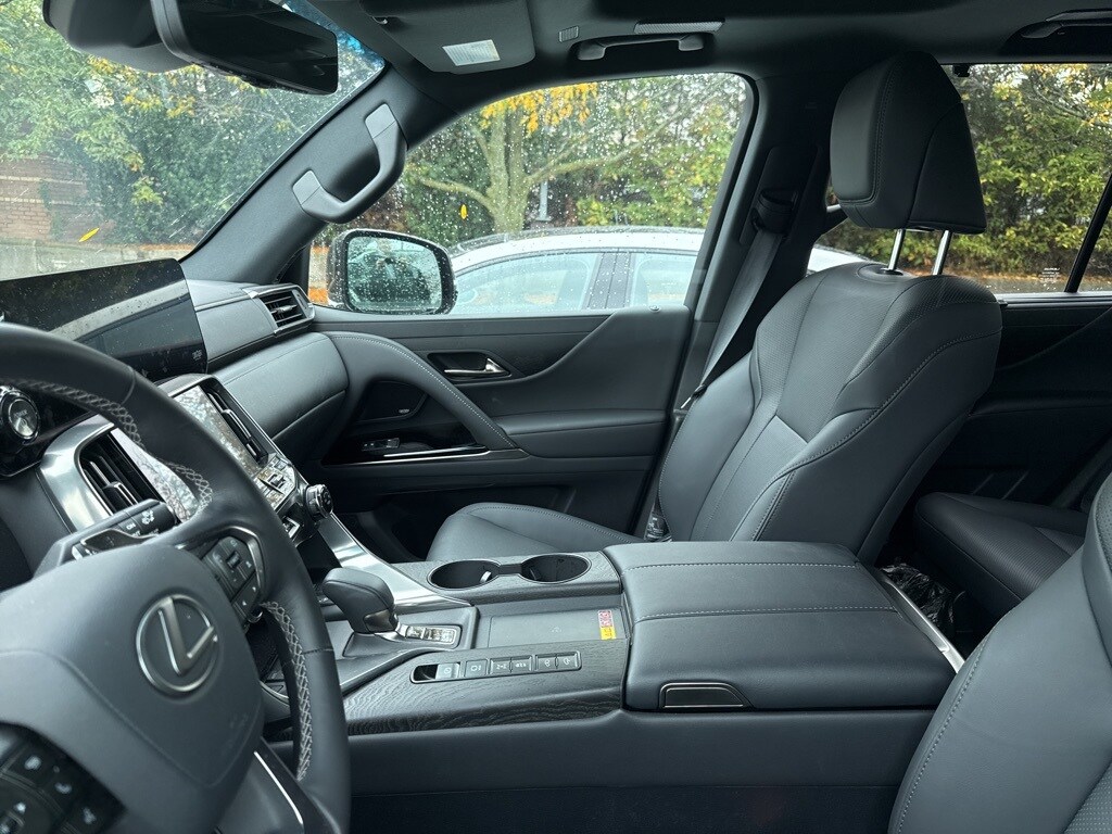 2025 Lexus LX photo 2