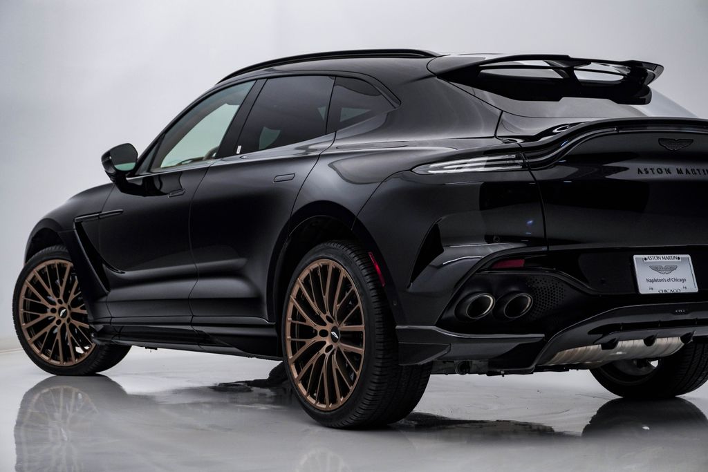 2025 Aston Martin DBX 707 - Photo 9