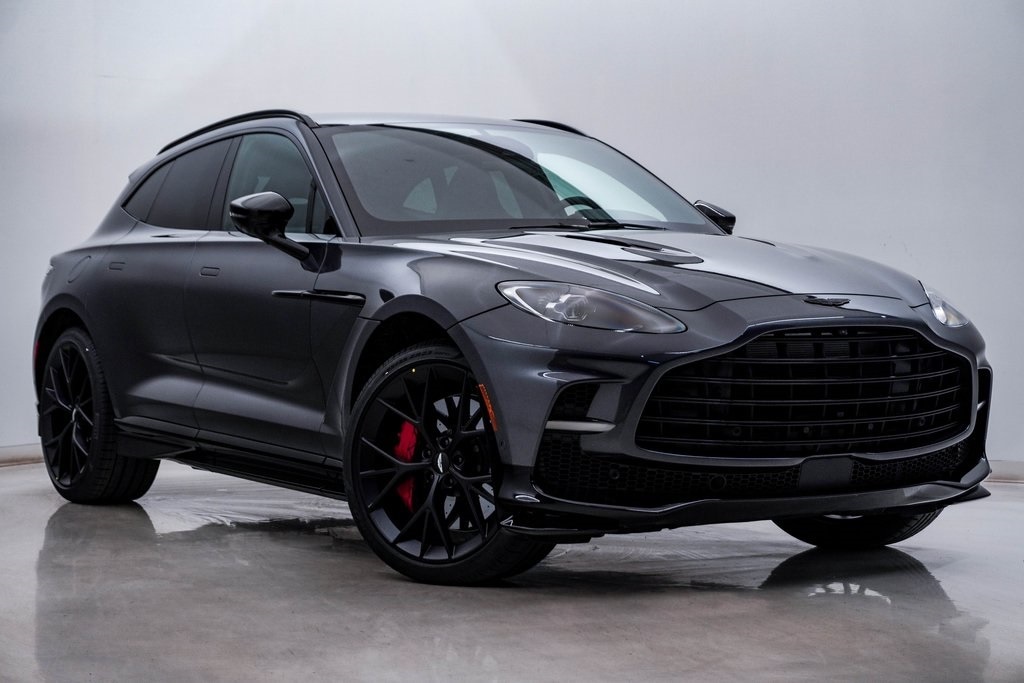 New 2026 Aston MartinDBX707's photo