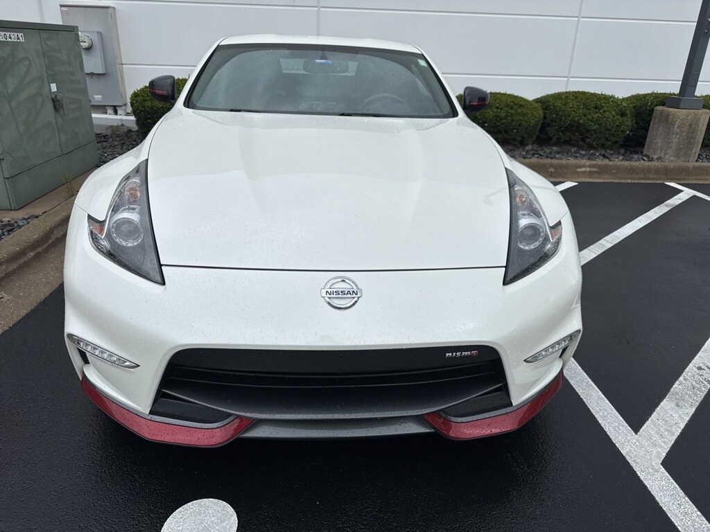 2019 Nissan 370Z Nismo photo 2