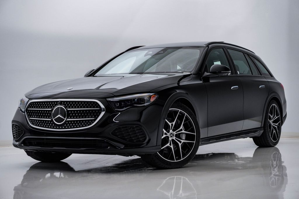 2025 Mercedes-Benz E-Class E450 4MATIC All-Terrain's photo