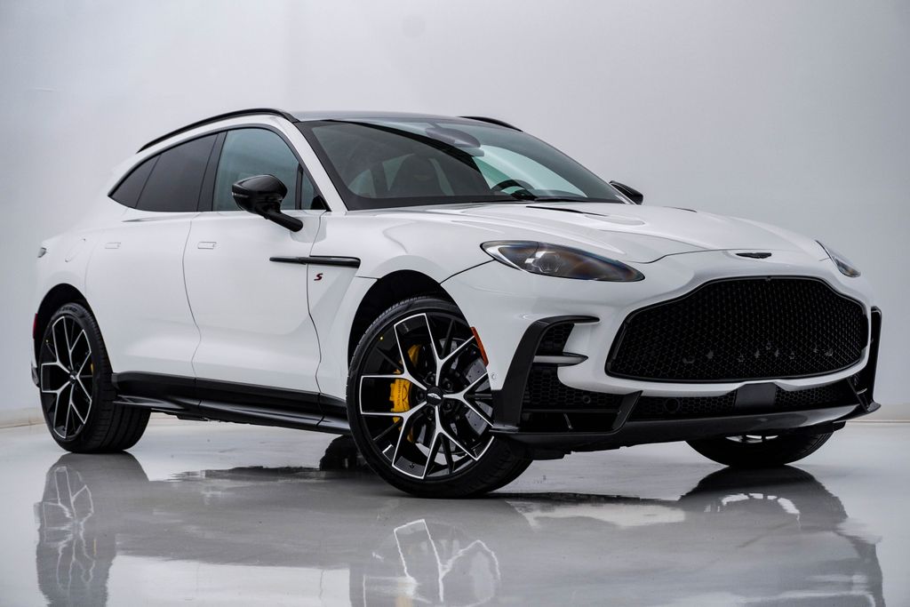 2026 Aston Martin DBX 4.0 V8 S AWD's photo