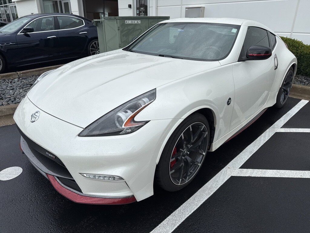2019 Nissan 370Z Nismo photo 3