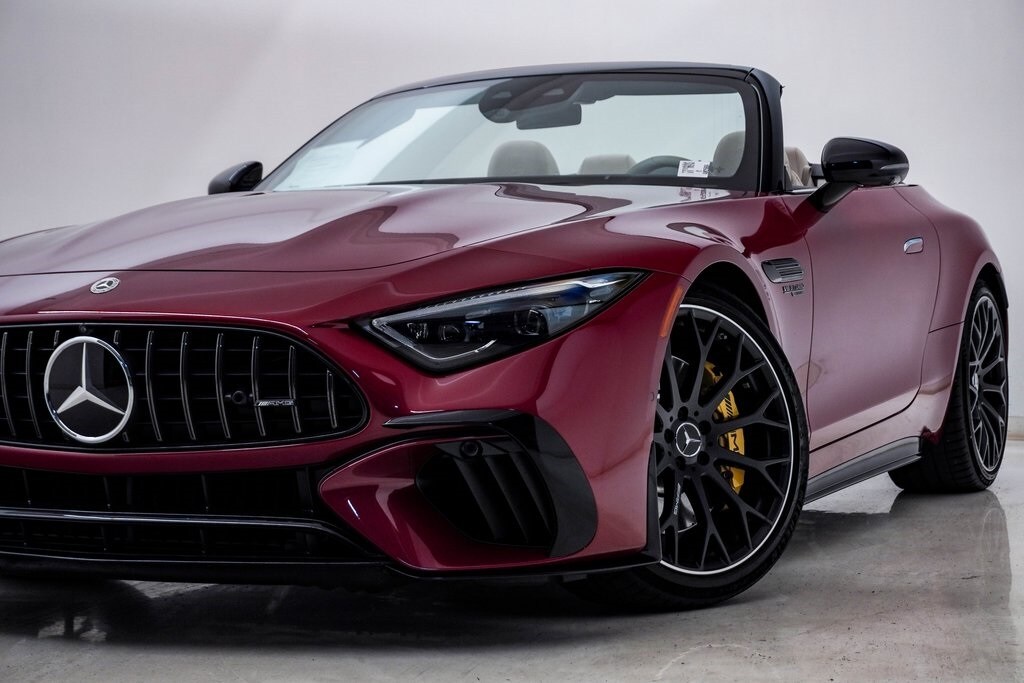 2022 Mercedes Benz SL 63 AMG photo 2